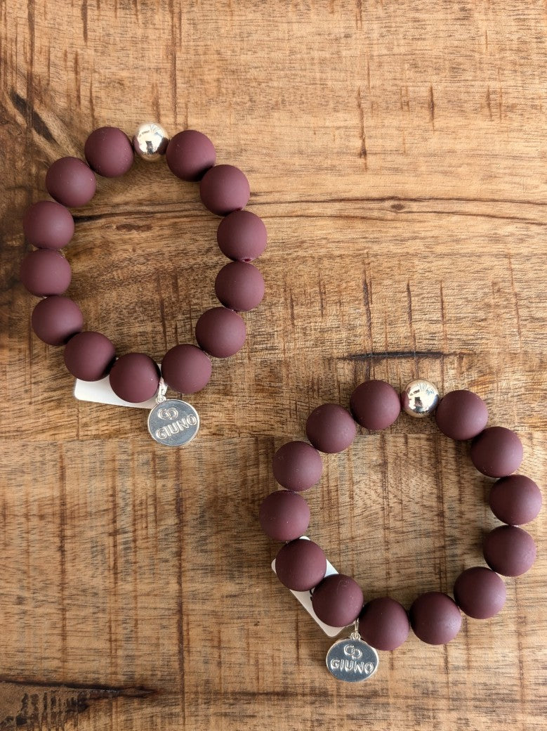 Zeigen Sie Ihre Persönlichkeit mit unserem großartigen elastischem Armband mit Perlen aus Acryl und Kupfer in Coffee Braun! Holen Sie es sich jetzt!