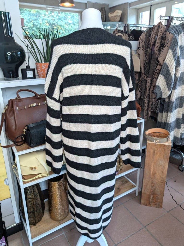 Eleganter weicher langer offener Cardigan, Alpaka Wolle gestreift Schwarz Créme - ideal als Layering-Piece für Frühling, Herbst und als eichte Übergangsschicht.