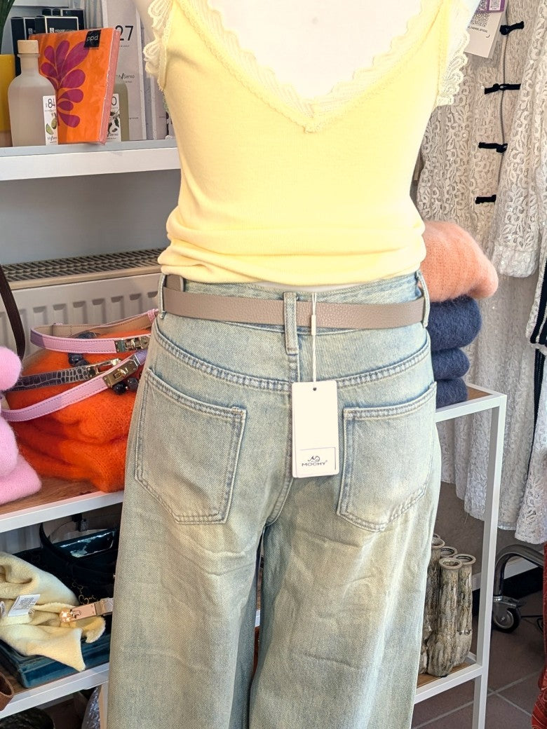 Eleganter hochwertiger Ledergürtel warmes Beige im Balenciaga-Stil - vielseitiges Accessoire für verschiedene Anlässe. Passt perfekt zu Jeans, Chinos, Kleidern!