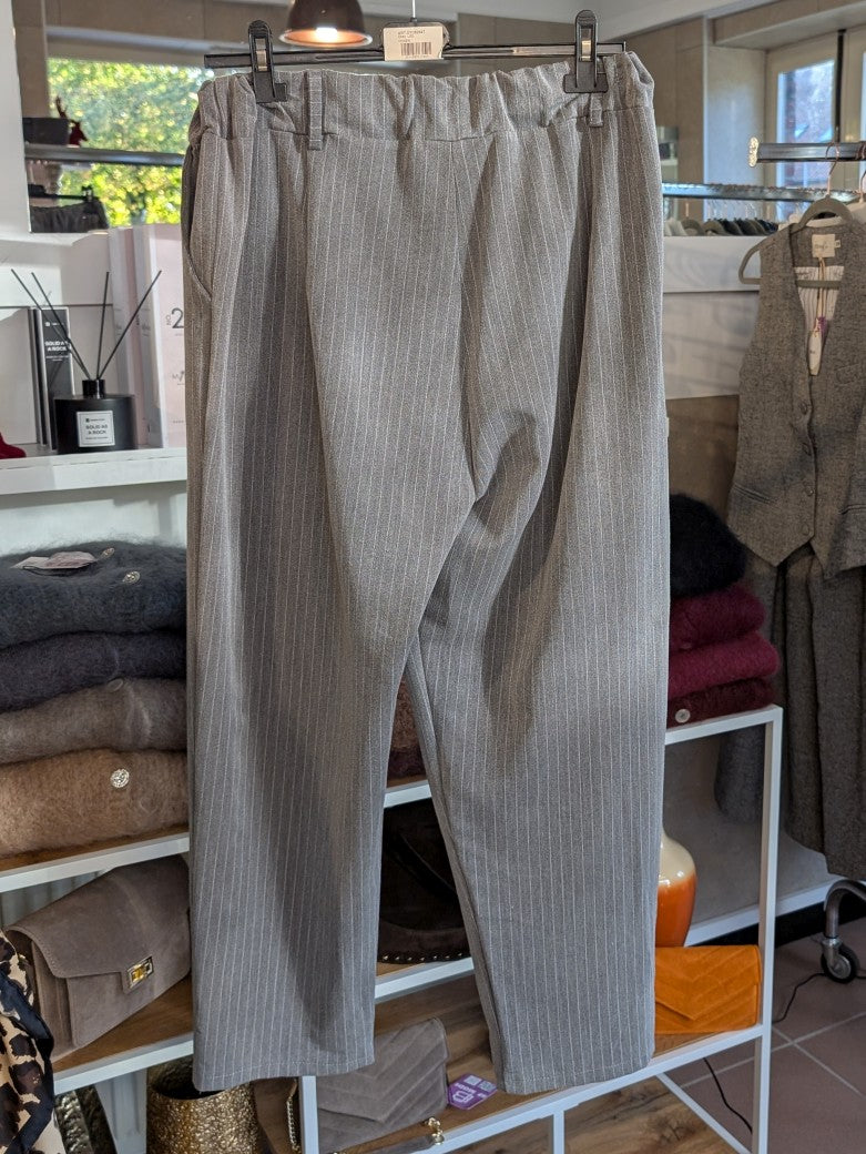Jogpants Grau mit weißen Nadelstreifen, Viskose, One Size Hose