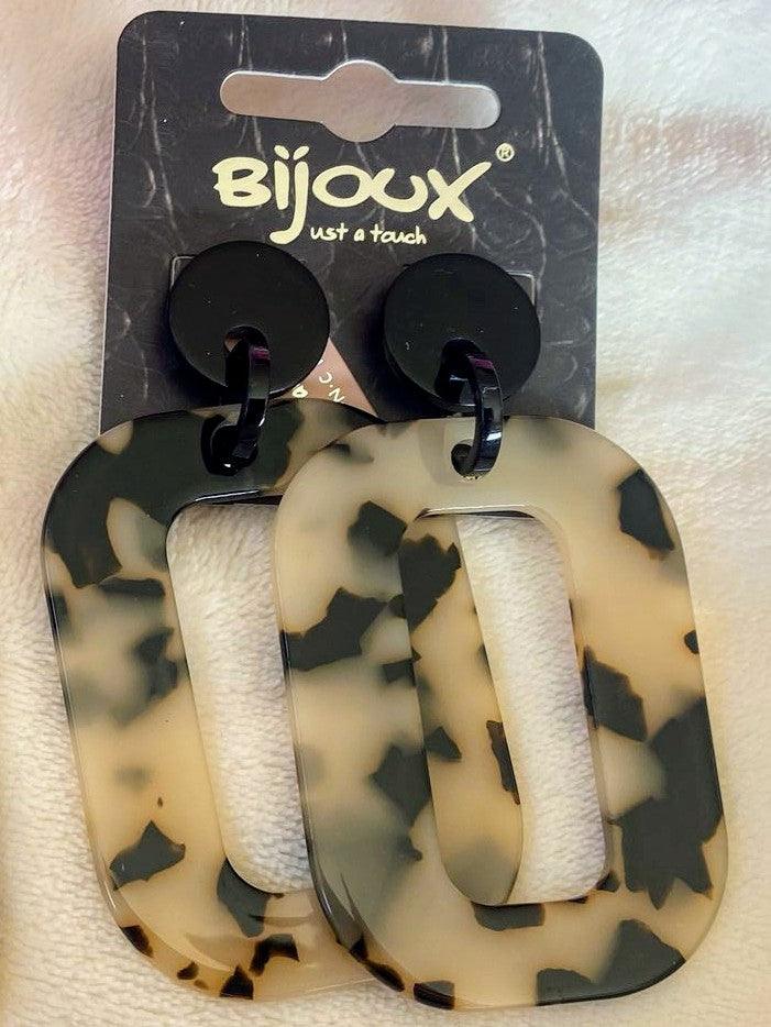 Bringe mit den Ohrringen Leo Hell Groß in der Form 00 von Bijoux etwas Wildheit in Deinen Look! Perfekt für alle, die sich von der Masse abheben möchten!