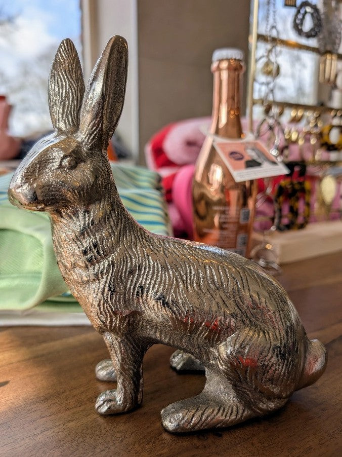 Begeistern Sie dieses Osterfest mit unserem glänzenden silbernen Osterhasen aus Alu von GRÖNER!