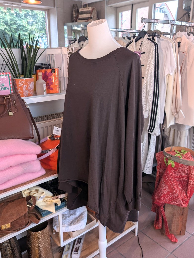 Oversized Shirt im angesagten VoKuHiLa-Stil, lässiger Schnitt und goldener Backprint "Style" in Leo Print aus hochwertiger Baumwolle in warmem Coffee-Braun.