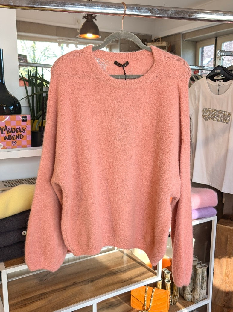 Weicher flauschiger Pullover mit Rundhalsausschnitt aus 52% Alpaka und Wolle in Pink Rosa von CHOICE - optimaler wohliger Tragekomfort, deal für jeden Anlass!