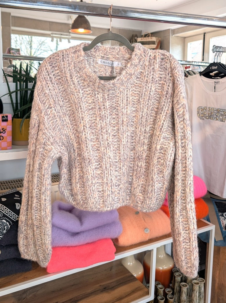 Der Pullover in einer hochwertigen Mischung aus Viskose und Wolle in Creme Beige mit Rosa Lila Apricots Gelb verbindet stilvolles Design und Tragekomfort!