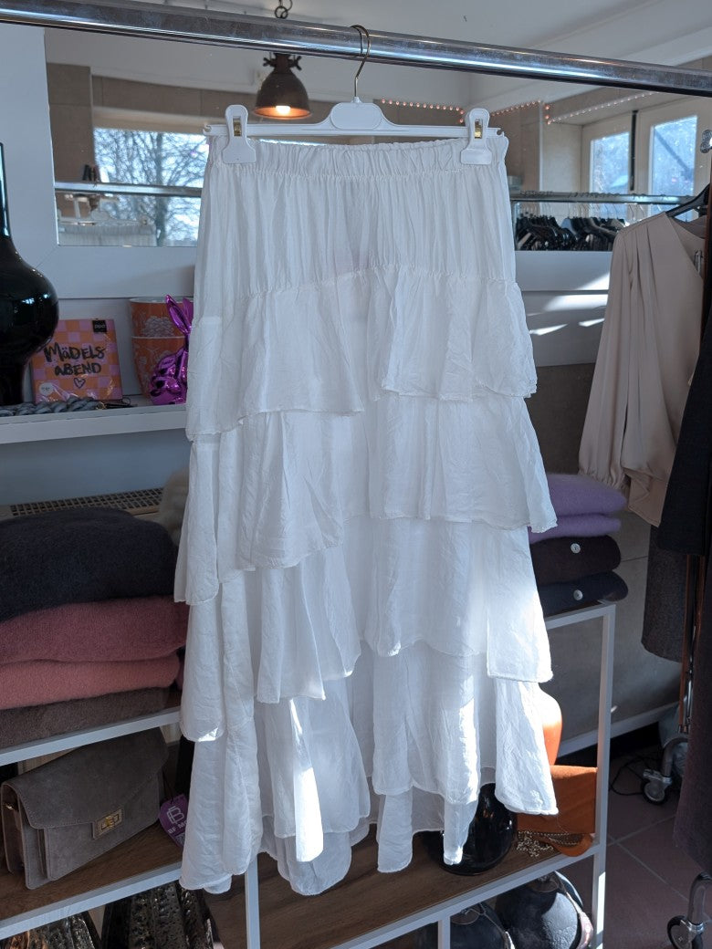 Entdecke den maximalen Komfort und Style mit dem Rock Maxi Volant aus Lyocell in Weiß von MIHO'S. Ein Must-Have für deine Garderobe!