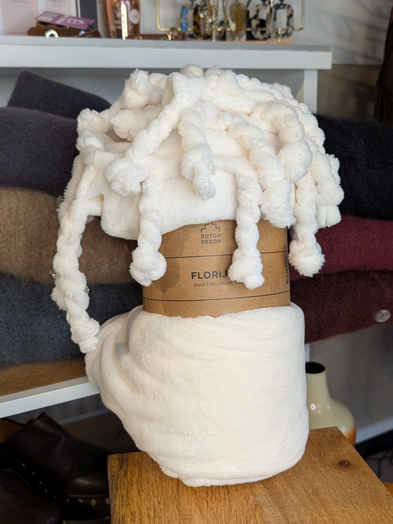 Kuscheln Sie sich in pure Gemütlichkeit: Samtweiche großzügige 150x200cm Decke Snow White Weiß mit voluminösen Bommeln - ein Hingucker in jedem Wohnzimmer!