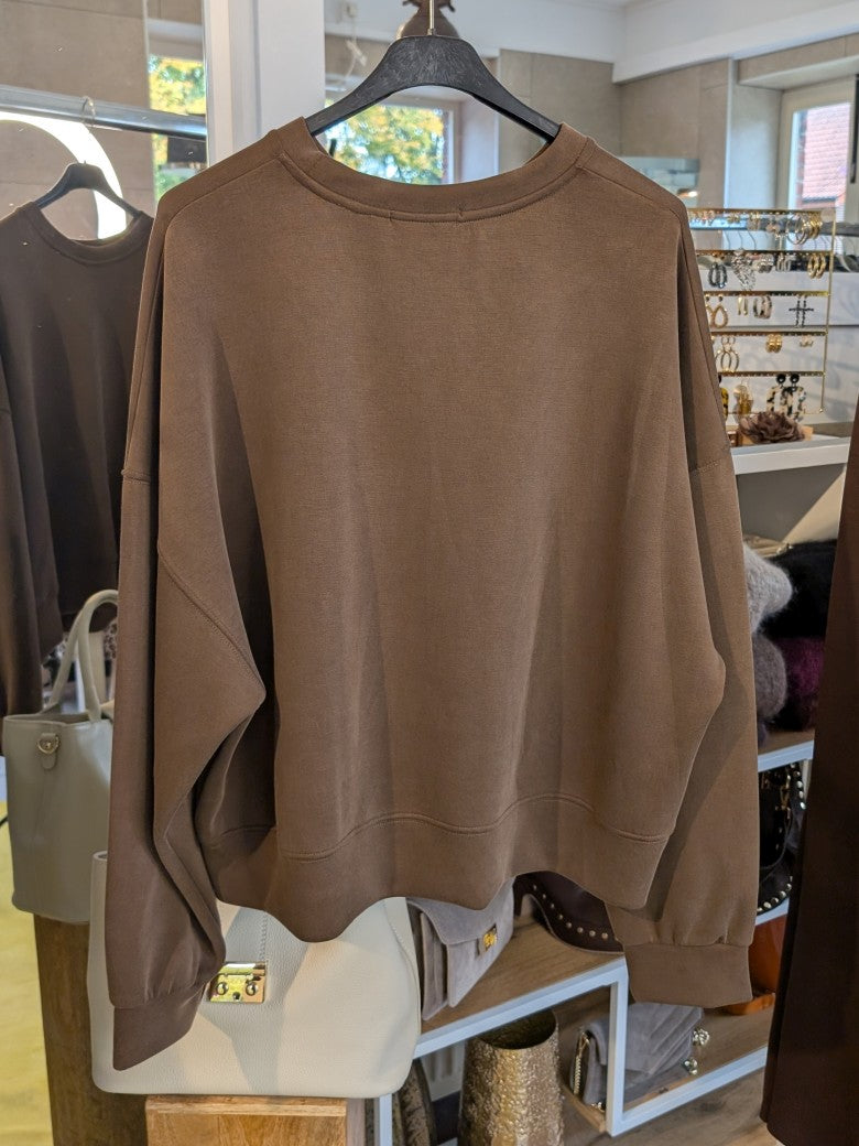 Das weiche Viskose Sweatshirt überzeugt durch VoKuHiLa Schnitt und die elegante Farbkombi Dark Braun Khaki Gold - verbindet Stil und Bequemlichkeit perfekt!