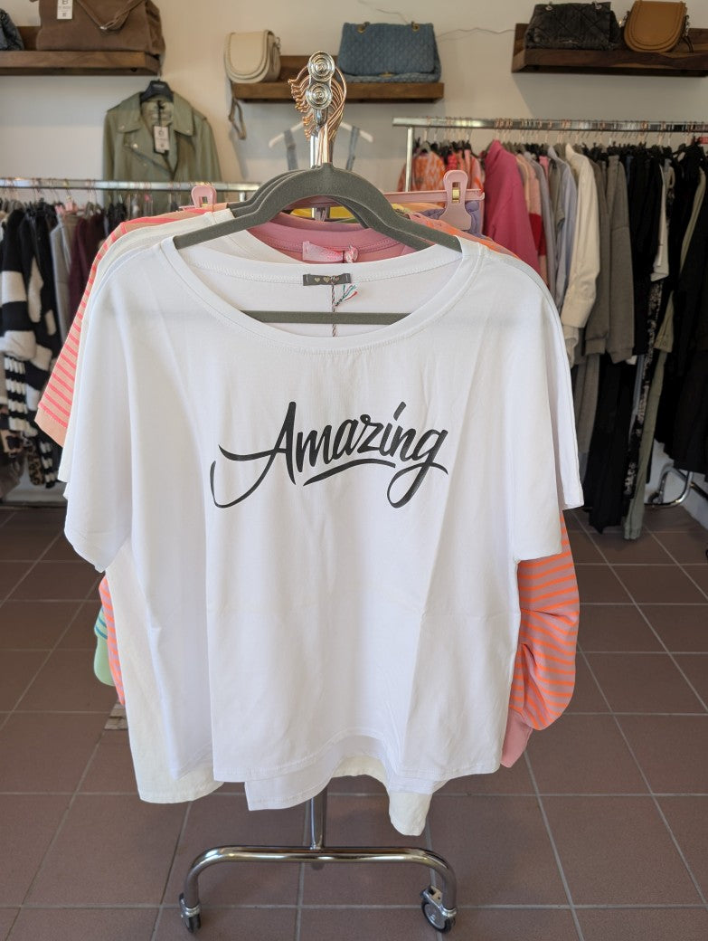 Unser T-Shirt Amazing aus 100% Baumwolle in Weiß passt zu jedem Outfit. Überzeuge dich jetzt selbst von diesem einzigartigen T-Shirt!