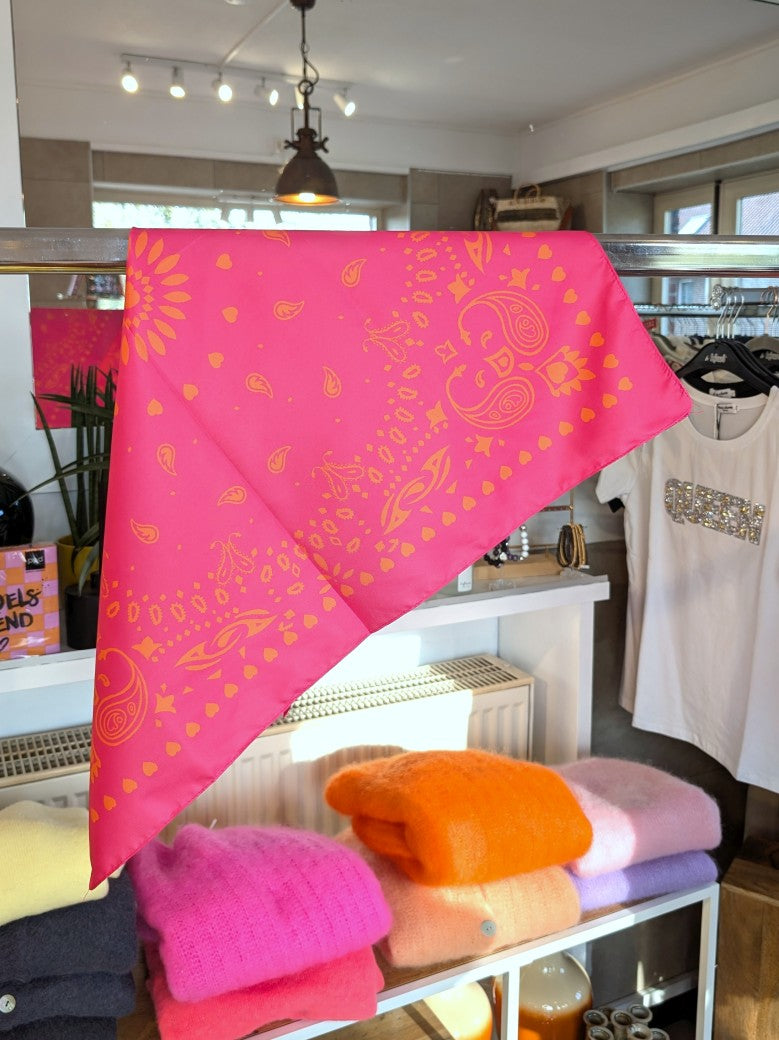 Raffiniert elegantes Viskose Tuch im Kujten Stil in Pink mit Orange. Styling Möglichkeiten wie Halstuch, Kopftuch, Tuch um die Hüften - stilvolles Accessoire!