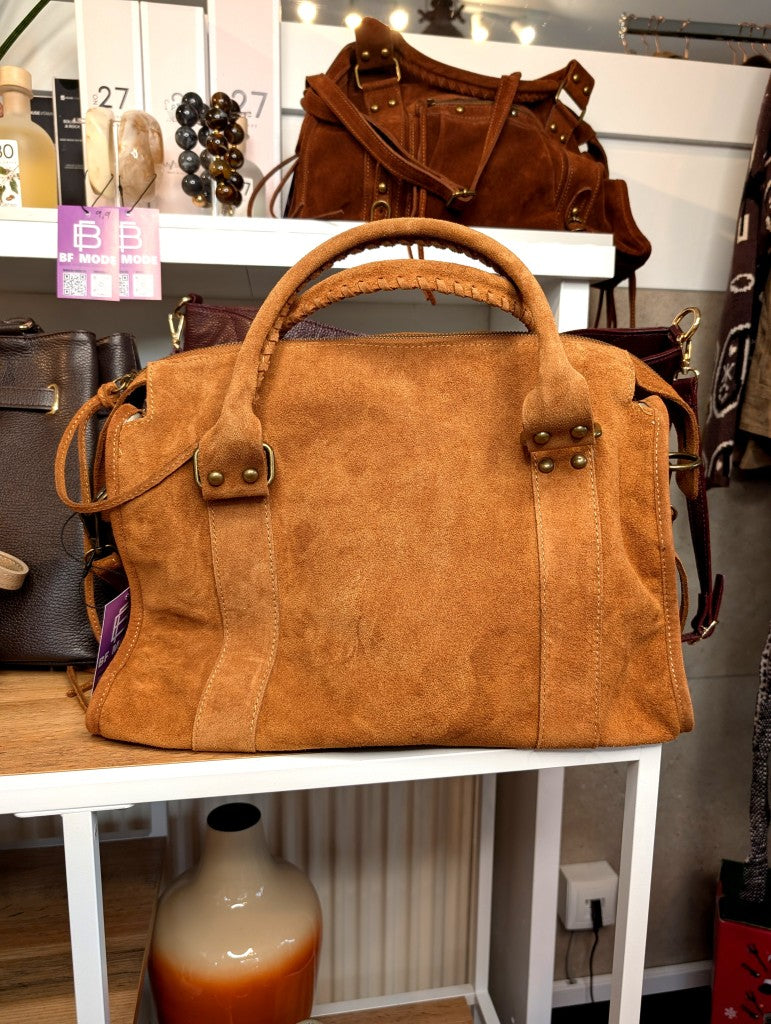Elegante geräumige Wildledertasche im angesagten Balenciaga City Bag Stil - hochwertige Verarbeitung mit charakteristischen Fransen und Beschlägen in Antik Gold.