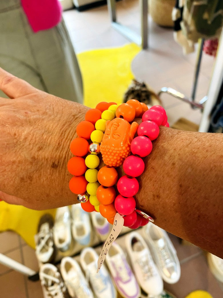 Zeigen Sie Ihre Persönlichkeit mit unserem großartigen elastischem Armband mit kleinen Perlen aus Acryl und Kupfer in Neon Gelb! Holen Sie es sich jetzt!