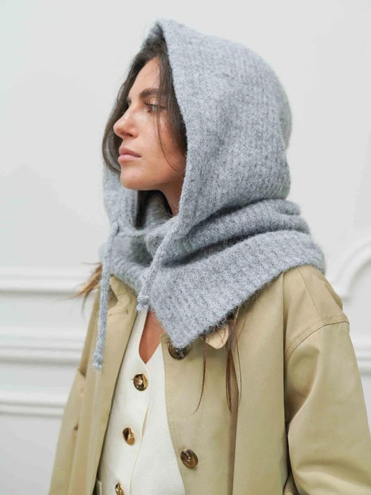 Die Balaclava Strick Sturmhaube in Hellgrau von JUBYLEE verbindet kuschelige Wärme mit modernem Stil - vielseitig komfortabel für Outdoor-Aktivitäten einsetzbar!