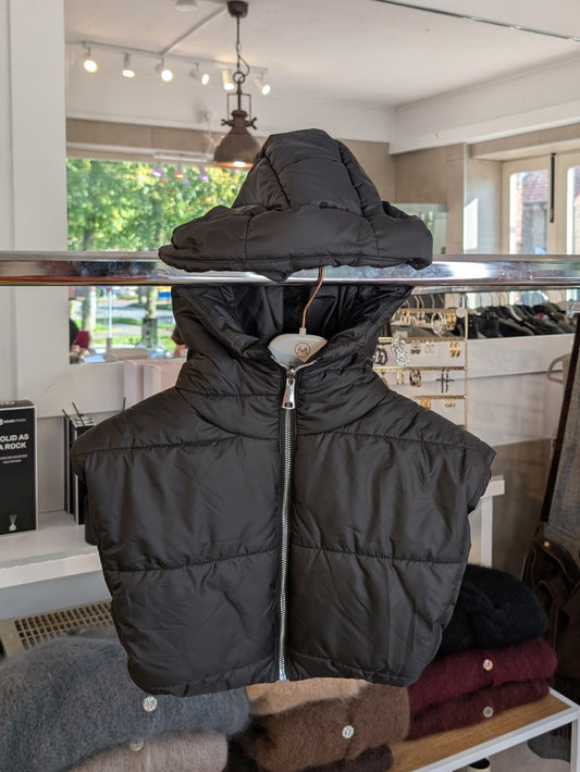 Die witterungsbeständige Balaclava Sturmhaube in Schwarz von JUBYLEE aus Polyester in modernem Stil ist komfortabel schützend und vielseitig für Outdoor-Aktivitäten!