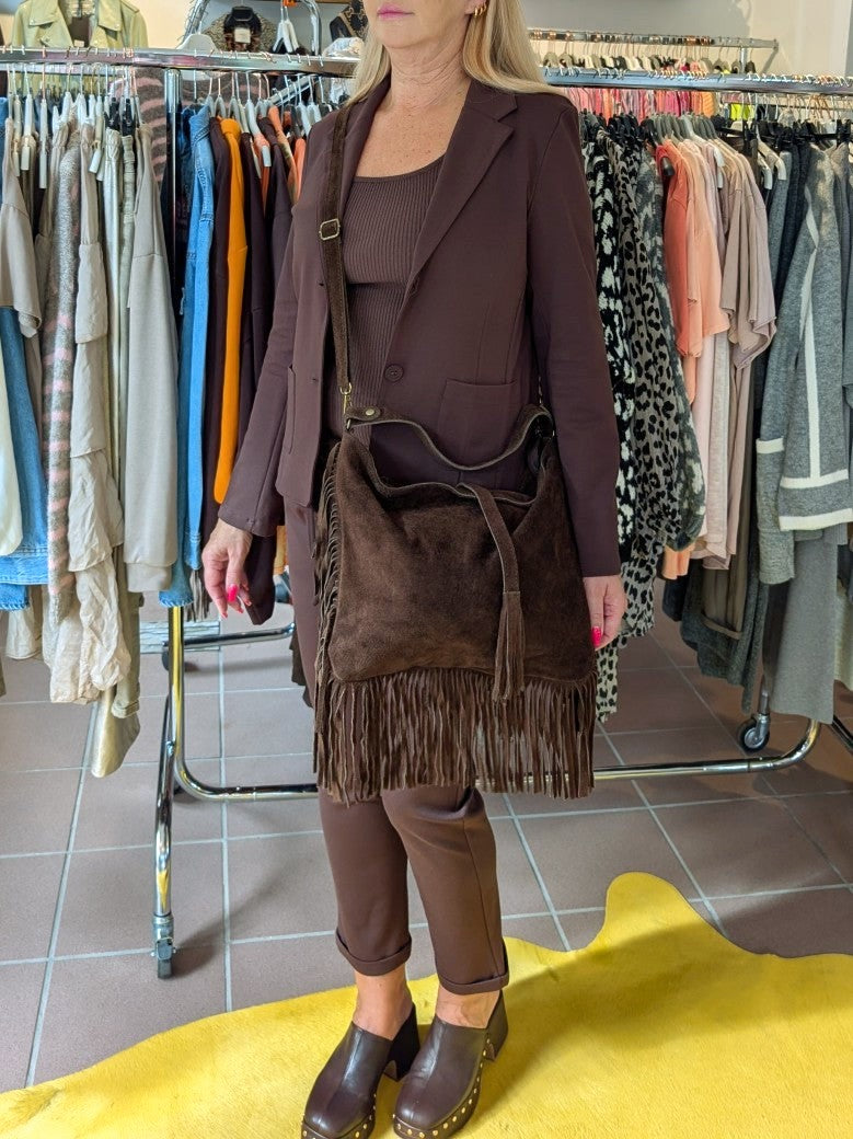 Die elegante Kombi Blazer mit Wide Leg Pants in Braun Moro kombiniert hochwertige Viskose und Nylon für ein angenehmes Tragegefühl und langlebige Qualität!