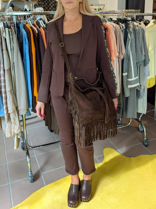 Die elegante Kombi Blazer mit Wide Leg Pants in Braun Moro kombiniert hochwertige Viskose und Nylon für ein angenehmes Tragegefühl und langlebige Qualität!