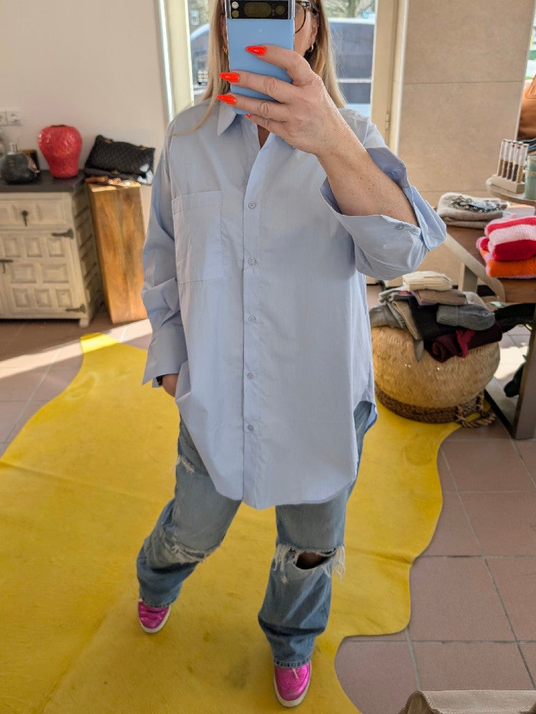 Erwecken Sie Ihren inneren Pariser Chic mit der Bluse von Drole de Copine Paris aus 100% Baumwolle. Verleihen Sie Ihrem Look das gewisse Etwas!