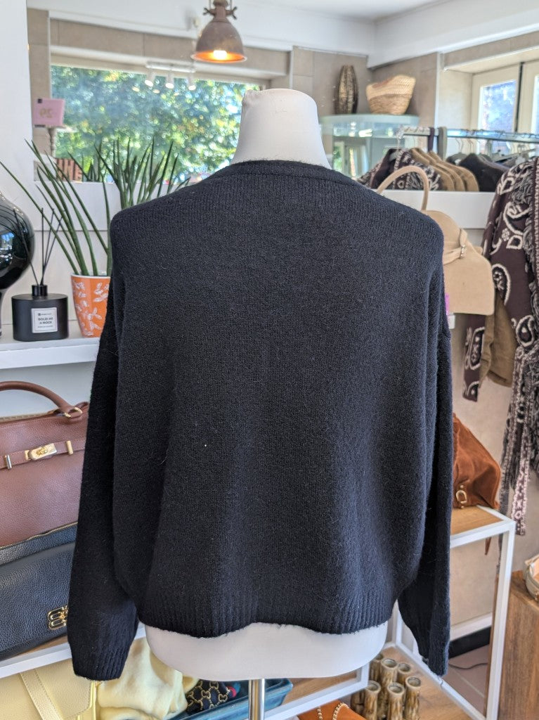 Superweicher Flausch Cardigan mit V-Ausschnitt aus Alpaka-Wolle verbindet zeitlose Eleganz mit unvergleichlichem Tragekomfort - anschmiegsam ohne zu beschweren!