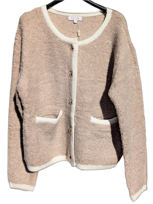 Der elegante taupe beige Cardigan im Chanel-Style verbindet zeitlose Eleganz mit modernem Komfort. Die glänzenden Goldknöpfe akzentuieren stilvoll perfekt!