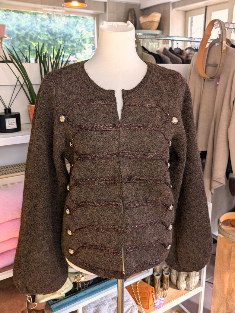 Elegante Strickjacke Husarenstil Coffee Braun Kupfer, hochwertige Woll-Mischung. Ideal für stilbewusste Träger, die Vintage-Eleganz mit modernem Flair verbinden