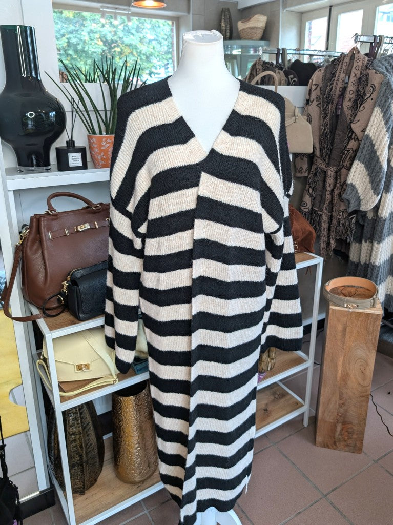 Eleganter weicher langer offener Cardigan, Alpaka Wolle gestreift Schwarz Créme - ideal als Layering-Piece für Frühling, Herbst und als eichte Übergangsschicht.