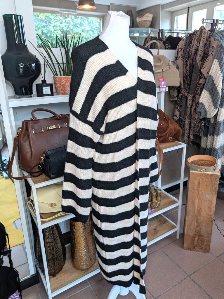 Eleganter weicher langer offener Cardigan, Alpaka Wolle gestreift Schwarz Créme - ideal als Layering-Piece für Frühling, Herbst und als eichte Übergangsschicht.
