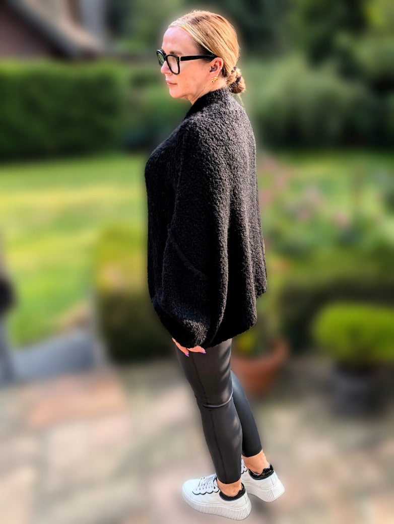 Cardigan Strickjacke Bouclé Schwarz mit Goldknöpfen Oversized One Size