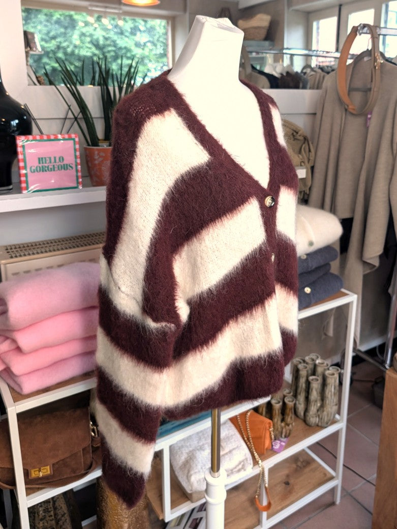 Weiche elegante Strickjacke aus Kid Mohair Wolle mit Perlmuttknöpfen, raffinierter Look durch breite Streifen Burgundy Weiß – perfekt zu Jeans Röcken Hosen.
