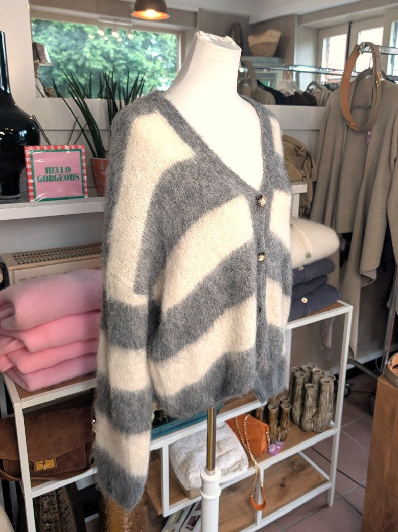Weiche elegante Strickjacke aus Kid Mohair Wolle mit Perlmuttknöpfen, raffinierter Look durch breite Streifen Grau Woll-Weiß – perfekt zu Jeans Röcken Hosen.