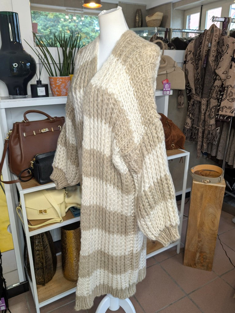 Eleganter weicher langer offener Cardigan, auffälliger Grobstrick gestreift Beige Créme - ideal als Layering-Piece für Frühling Herbst leichte Übergangsschicht.
