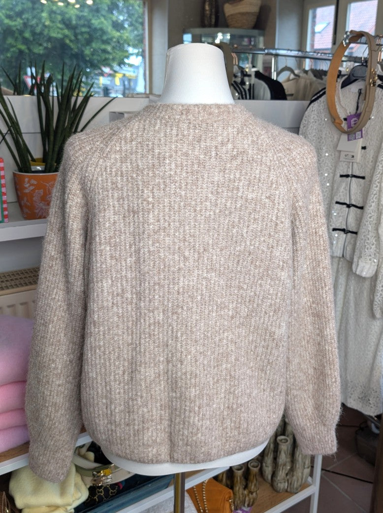 Elegante Cardigan Strickjacke in Taupe Weiß meliert mit hellen Perlmuttknöpfen und weicher fein gerippte Struktur - verleiht jedem Outfit eine raffinierte Note!