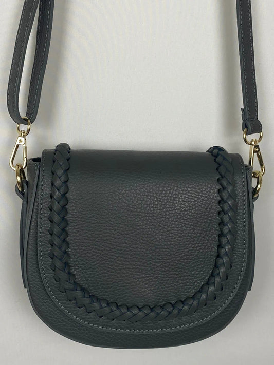 Diese Boho Handtasche im Chloé Stil in Anthrazit aus Echtleder ist ideal für den täglichen Gebrauch. Ein Must-Have für jede modebewusste Frau! Made in Italy