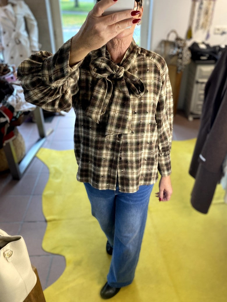 Das lässig elegante Flanellhemd Holzfallerhemd besticht durch sein weiches Material mit Karo-Design und Schluppe - für angenehme Wärme & Komfort an kühlen Tagen!