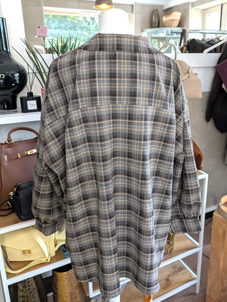 Elegante VoKuHiLa Hemdbluse kariert Karos Blau Grau Braun Beige aus hochwertiger Viskose – lässiges Layering für coolen Look. Ideal zum Binden um die Hüfte!