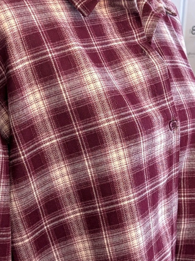 Elegante VoKuHiLa Hemdbluse kariert Karos Burgund Rot Créme aus hochwertiger Viskose in Flanell-Haptik – lässiges Layering für coolen Look und Binden um die Hüfte