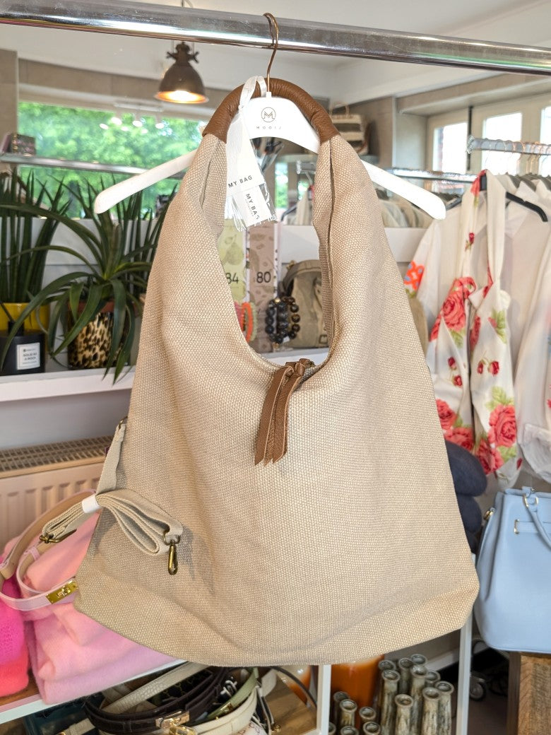 Elegante Juteleinen Hobo Bag in elegantem Beige mit Lederdetails Braun - breiter Schulterriemen und Cross-Body Riemen. Zeitloses Design, vielseitiger Begleiter!
