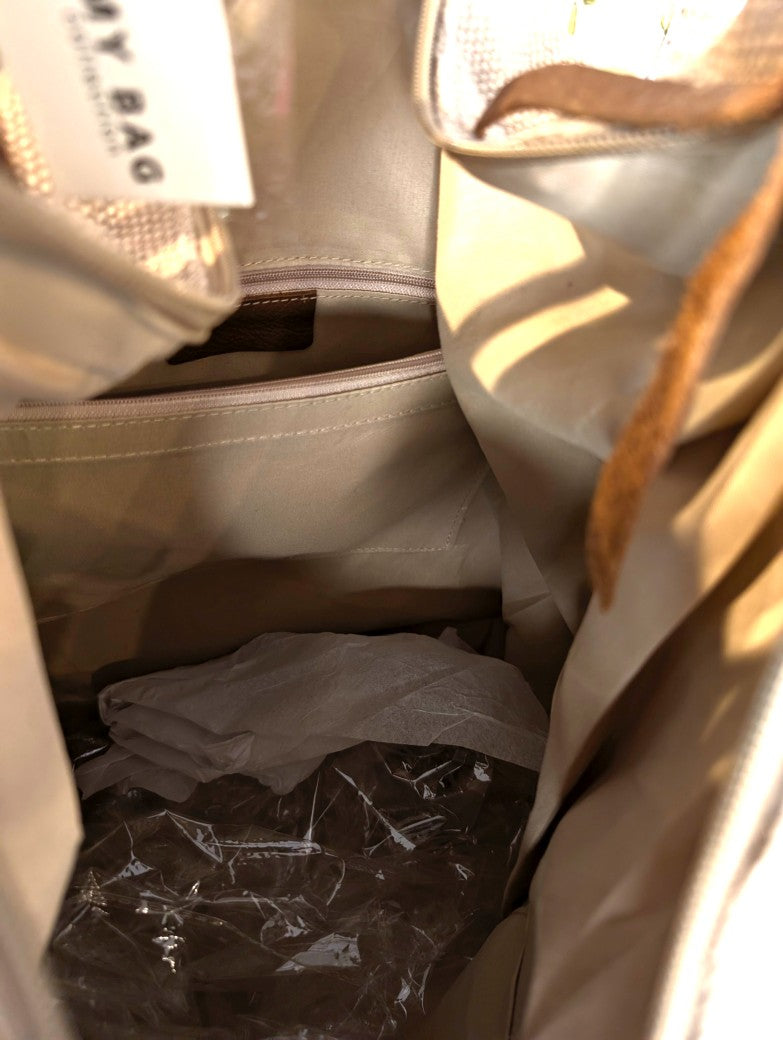 Elegante Juteleinen Hobo Bag in elegantem Beige mit Lederdetails Braun - breiter Schulterriemen und Cross-Body Riemen. Zeitloses Design, vielseitiger Begleiter!