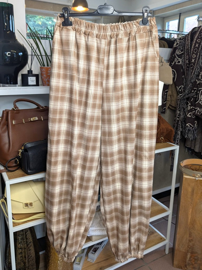 Elegante Viskose-Hose kariert Beige Créme mit praktischen Gummikordeln am Saum für perfekte Passform und Komfort für viele Outfits - vielseitiges Basics-Piece!