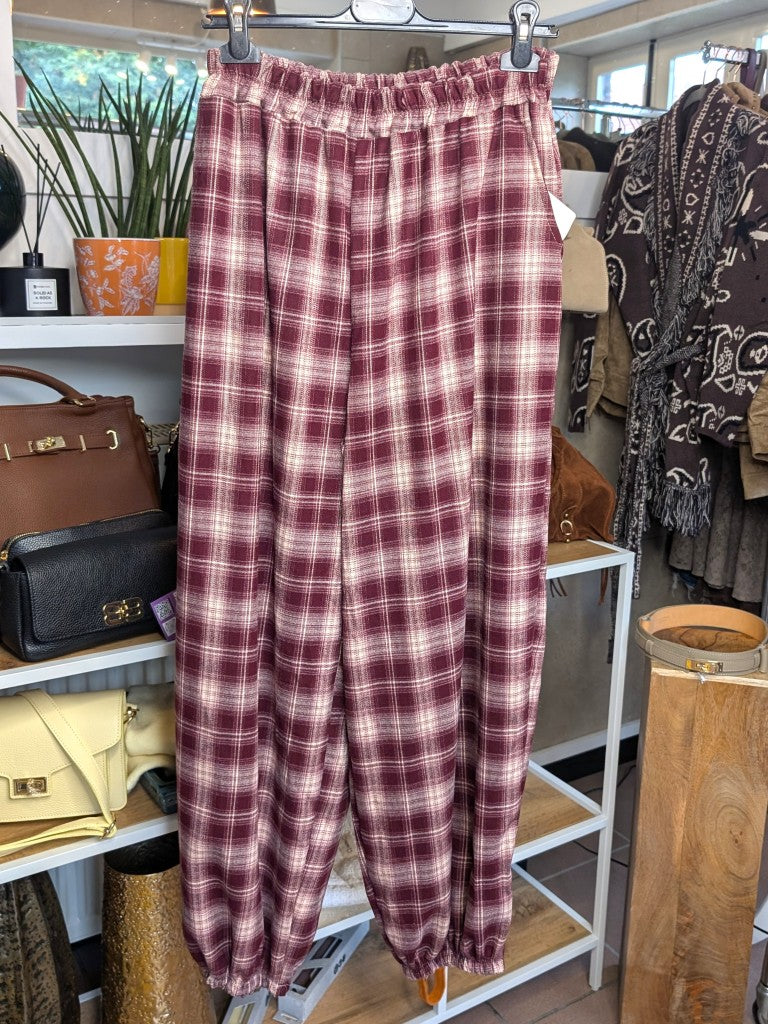 Elegante Viskose-Hose kariert Burgund Créme mit praktischen Gummikordeln am Saum für perfekte Passform und Komfort für viele Outfits - vielseitiges Basics-Piece