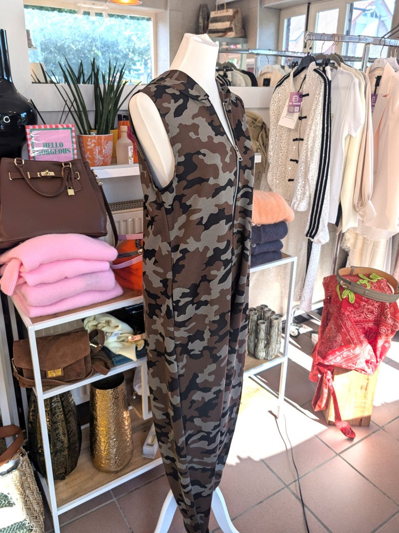 Ärmellos und praktisch: Sweatshirtstoff Camouflage-Jumper moderner Look mit langem Reißverschluss und den funktionalen seitlichen Taschen. Braun Khaki Schwarz