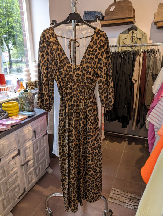 Dieses atemberaubende Maxi-Kleid in Leo-Print mit braunen und schwarzen Tönen verkörpert zeitlose Eleganz mit modernem Flair - unverwechselbarer Look!