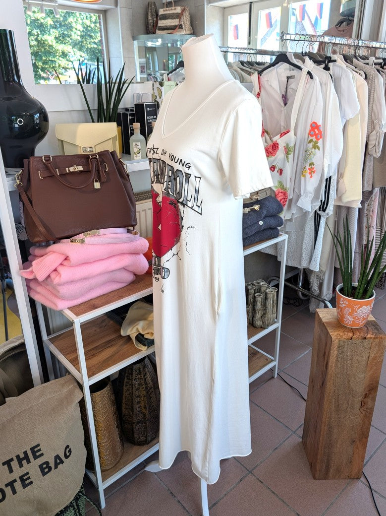 Das Maxi-Kleid im Rock-and-Roll-Stil vereint lässigen Charme mit praktischem Komfort - mit seitlichem Schlitz, integrierten Taschen und coolen Farben!