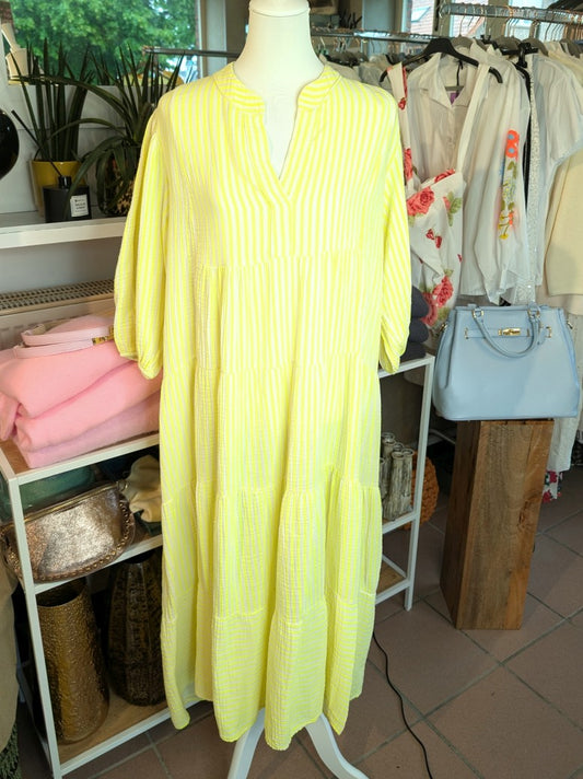 Bring' Farbe ins Spiel mit unserem wunderschönen Mousselin Midi Kurzarm Kleid mit feinen Streifen in Neon Gelb Creme. Absolutes Must-Have für den Kleiderschrank!