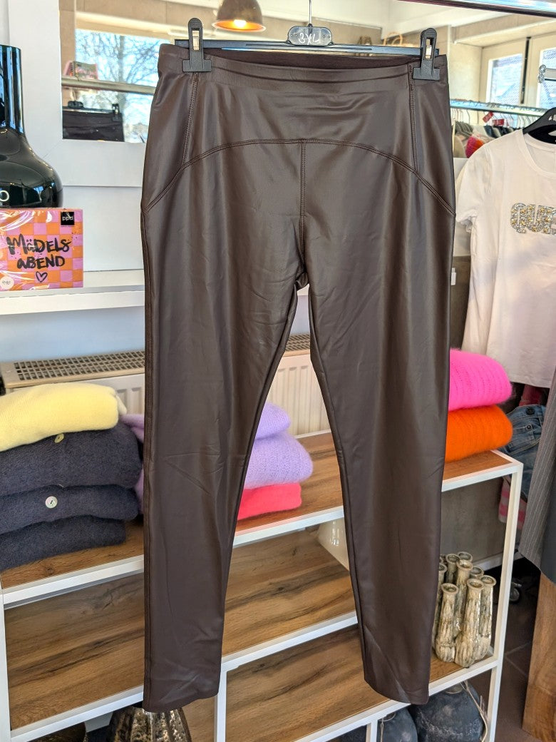 Leder Leggings (dünner) in  Braun Rot. Mindestens 1 Größe größer bestellen, 100% Polyurethana außen
