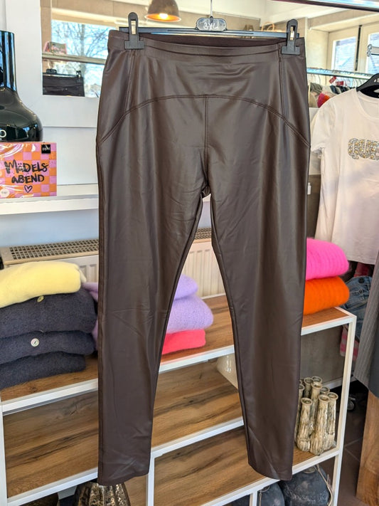 Leder Leggings (dünner) in  Braun Rot. Mindestens 1 Größe größer bestellen, 100% Polyurethana außen