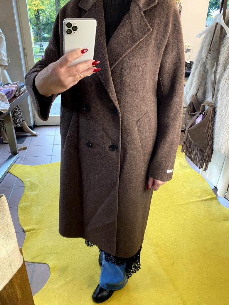 Zeitlose Eleganz mit dem handgefertigten Cashmere Kaschmir Mantel Wollmantel in Dark Coffee Braun von SensUniq - perfekter Tragekomfort, luxuriöse Weichheit!