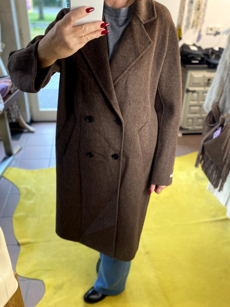 Zeitlose Eleganz mit dem handgefertigten Cashmere Kaschmir Mantel Wollmantel in Dark Coffee Braun von SensUniq - perfekter Tragekomfort, luxuriöse Weichheit!