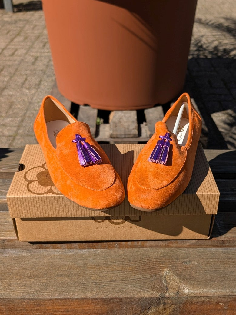 Elegante Wildleder-Mokassins Slipper in Orange mit auffälliger Lila Quaste mit robuster Gummisohle – perfektes Statement-Piece für jeden Tag!