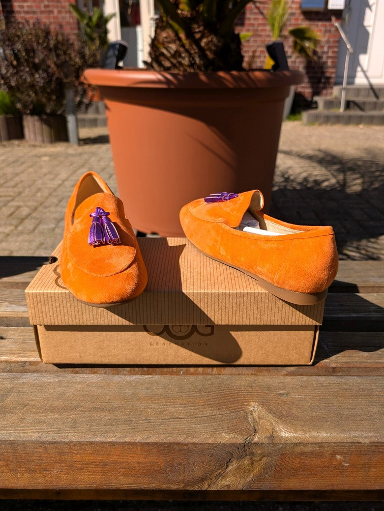 Elegante Wildleder-Mokassins Slipper in Orange mit auffälliger Lila Quaste mit robuster Gummisohle – perfektes Statement-Piece für jeden Tag!