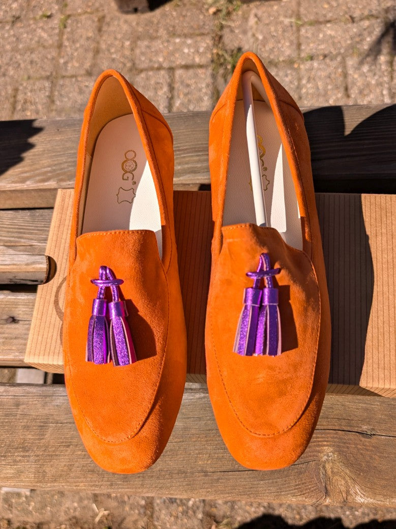 Elegante Wildleder-Mokassins Slipper in Orange mit auffälliger Lila Quaste mit robuster Gummisohle – perfektes Statement-Piece für jeden Tag!